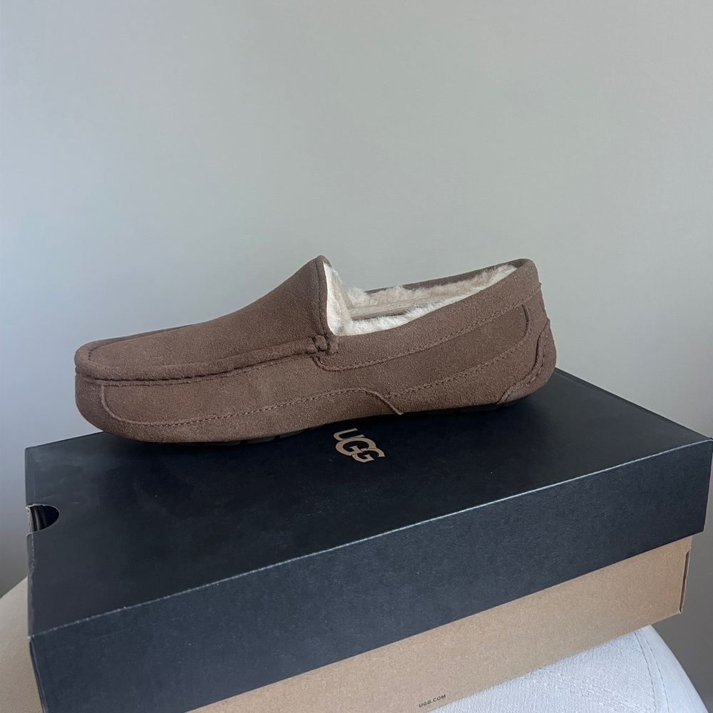 UGG Men’s Ascot Slippers Suede